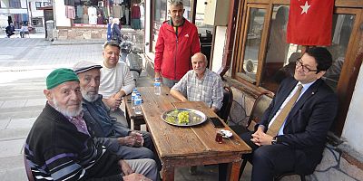 Kaymakam Turgay Tarık Halkla iç içe