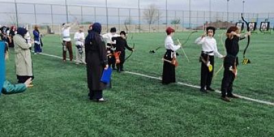 Okçuluk Müsabakalarında Taraklı Ortaokulu’ndan Gururlandıran Dereceler