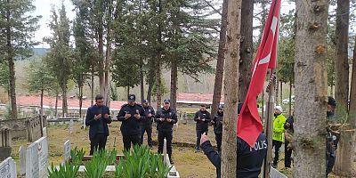 Polis Haftası Kapsamında Taraklı İlçe Şehitliğinde Anma Programı Düzenlendi