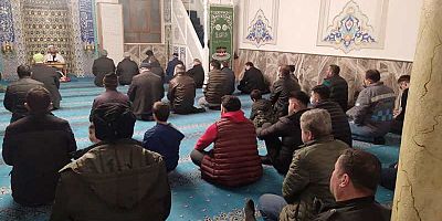 TARAKLI CAMİLERİNDE REGAİP KANDİLİ PROGRAMLARI DÜZENLENDİ.