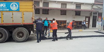 TARAKLI’DA ANKARA CADDESİ’N DE ASFALT YAMA ÇALIŞMASI