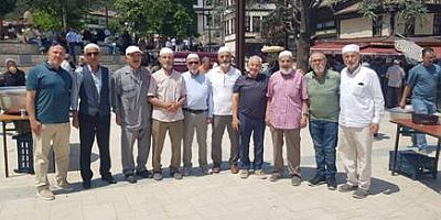 Taraklı’da Hacılar İçin Yüzlerce Kişiye Pilav Ayran ve Helva İkramı