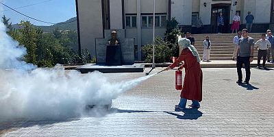 Taraklı'da İtfaiyecilerden Yangın Söndürme Eğitimi ve Tatbikat