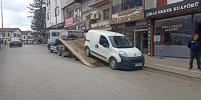 Taraklı’da Park Yasağı Denetimi: Kurallara Uymayan Araçlar Çekiliyor