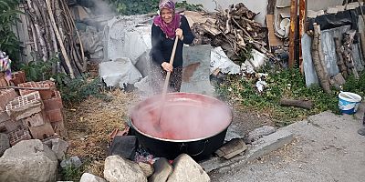 Taraklı’da Salça Kazanları Kaynıyor