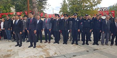 TARAKLI’DA YENİLENEN MEYDANDA İLK CUMHURİYET BAYRAMI ÇELENK TÖRENİ