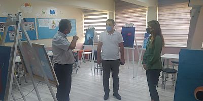 Taraklı Kaymakam Halis Hacıismailoğlu , okullarda incelemelerde bulundu