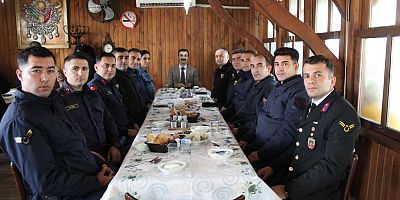 Taraklı Kaymakamı Burak Serttaş, 17 Ekim Astsubaylar Günü'nü Kutladı