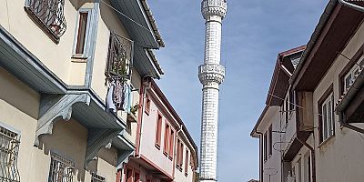 Taraklı Merkez Aşağı Cami Minaresi İçin Yıkım Kararı Gündemde