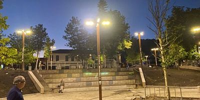 Taraklı Meydanı Gece Işıl Işıl