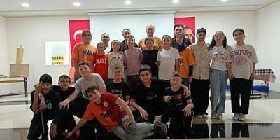 Taraklı Ortaokulu’n da Tiyatro Şenliği