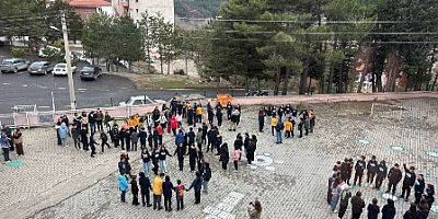 Taraklı Ortaokulu'nda Deprem Tahliye Tatbikatı Yapıldı