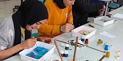 Taraklı Ortaokulu’nda Ebru Sanatıyla Buluşma
