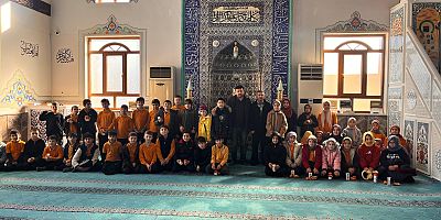 Taraklı Ortaokulu Öğrencilerinden Camide Değerler Eğitimi Etkinliği