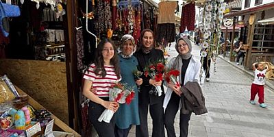 Taraklı Sokaklarında Güller Açtı: 