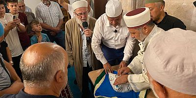 Tarakl? Yunuspa?a Camii�nde Mevlid Kandili�nde Sakal-? ?erif Ziyarete A�?ld?
