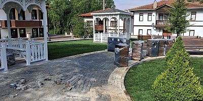 Tarihi Çınarda Çevre Düzenlemesinde Sona Gelindi