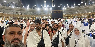Yenidoğan Mahallesi’nden Umre Ziyaretine Giden Gençler, Kutsal Topraklardan Selam ve Dua Gönderdiler