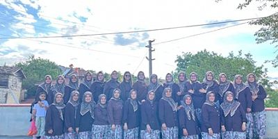 Yöresel Kıyafetleriyle Misafirleri Karşıladılar: