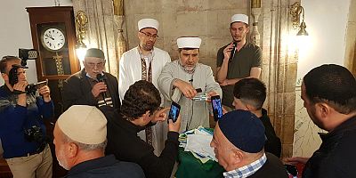 Yunuspaşa Camiinde Sakal-ı Şerif. (Video)