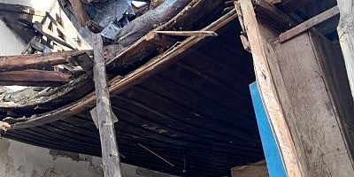 Yusufbey Mahallesi’nde Metruk Bir Ev Kısmen Çöktü