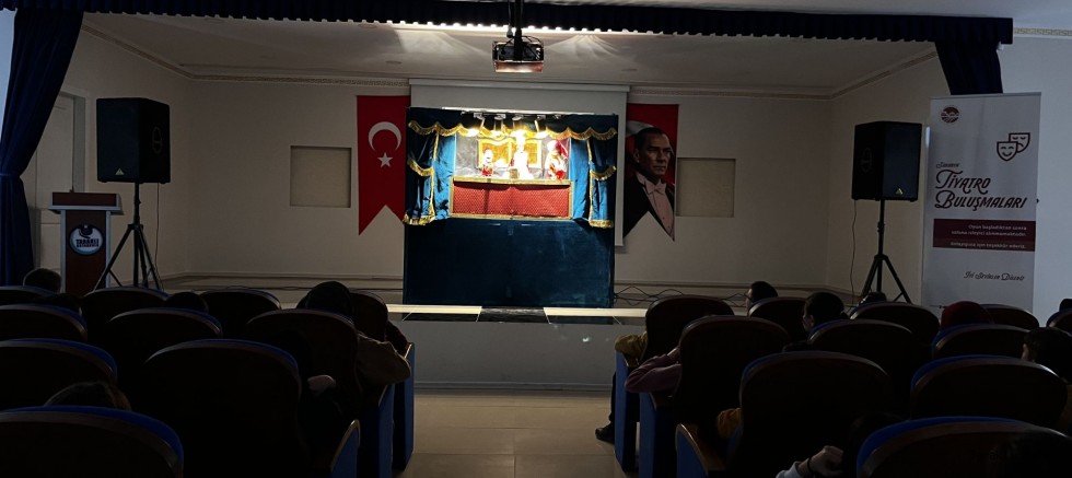 Taraklı’da “Çok Bilmiş İbiş” gösterisi büyük ilgi gördü