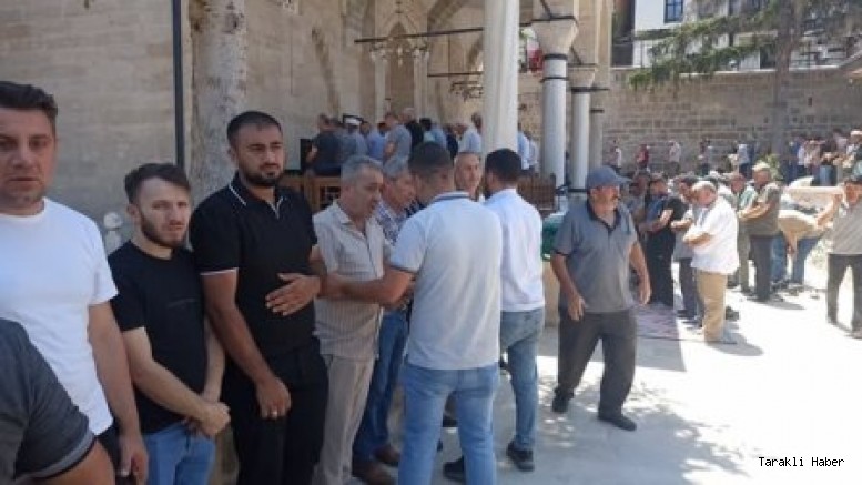 Taraklı'nın Efsane Şoförlerinden Nurettin Karabacak Hayatını Kaybetti