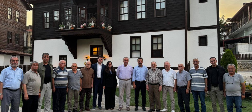 Taraklı’nın İlk Kaymakamı Seyfullah Hacımüftüoğlu Eski Dostlarıyla Buluştu