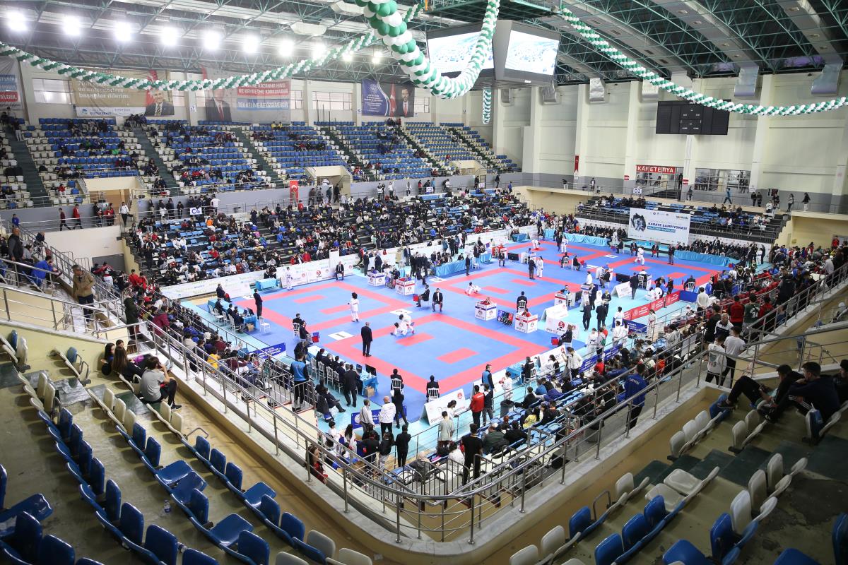 Türkiye Ümit, Genç ve 21 Yaş Altı Karate Şampiyonası sürüyor