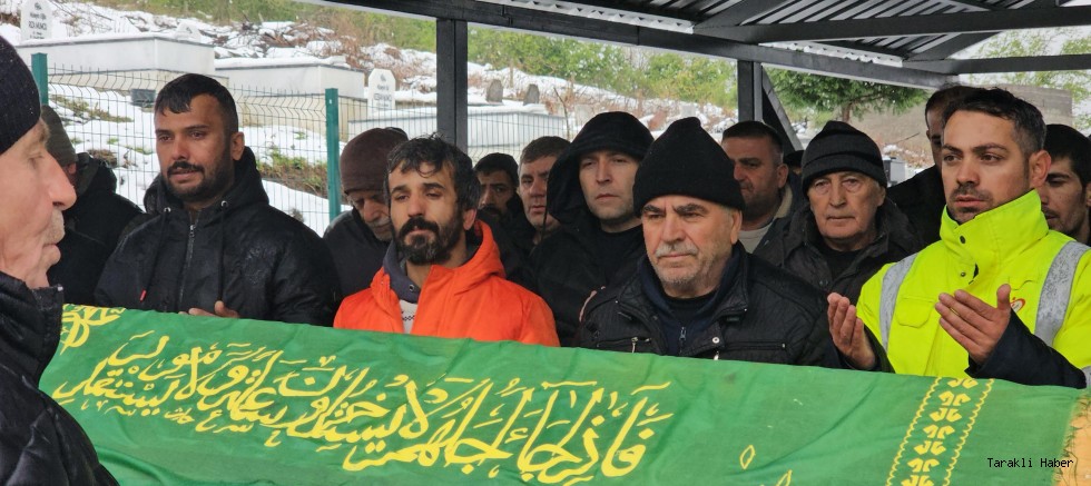 Yangında ölen minik kardeşler toprağa verildi