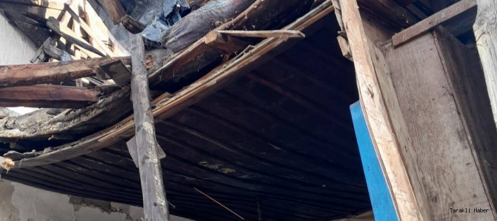 Yusufbey Mahallesi’nde Metruk Bir Ev Kısmen Çöktü